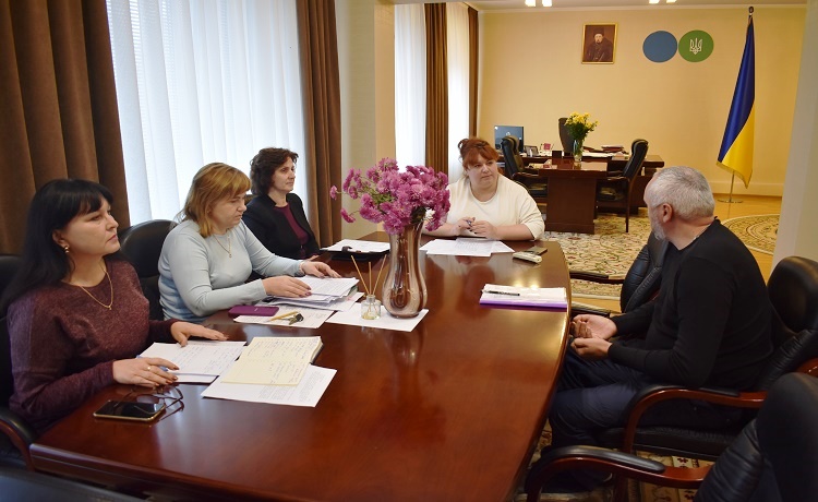 Зустріч в. о. начальника Головного управління ДПС у Чернігівській області Тетяни Рубан з представниками бізнесу щодо зупинки реєстрації податкових накладних, подання Таблиці даних платника податків. Фото № 1/0