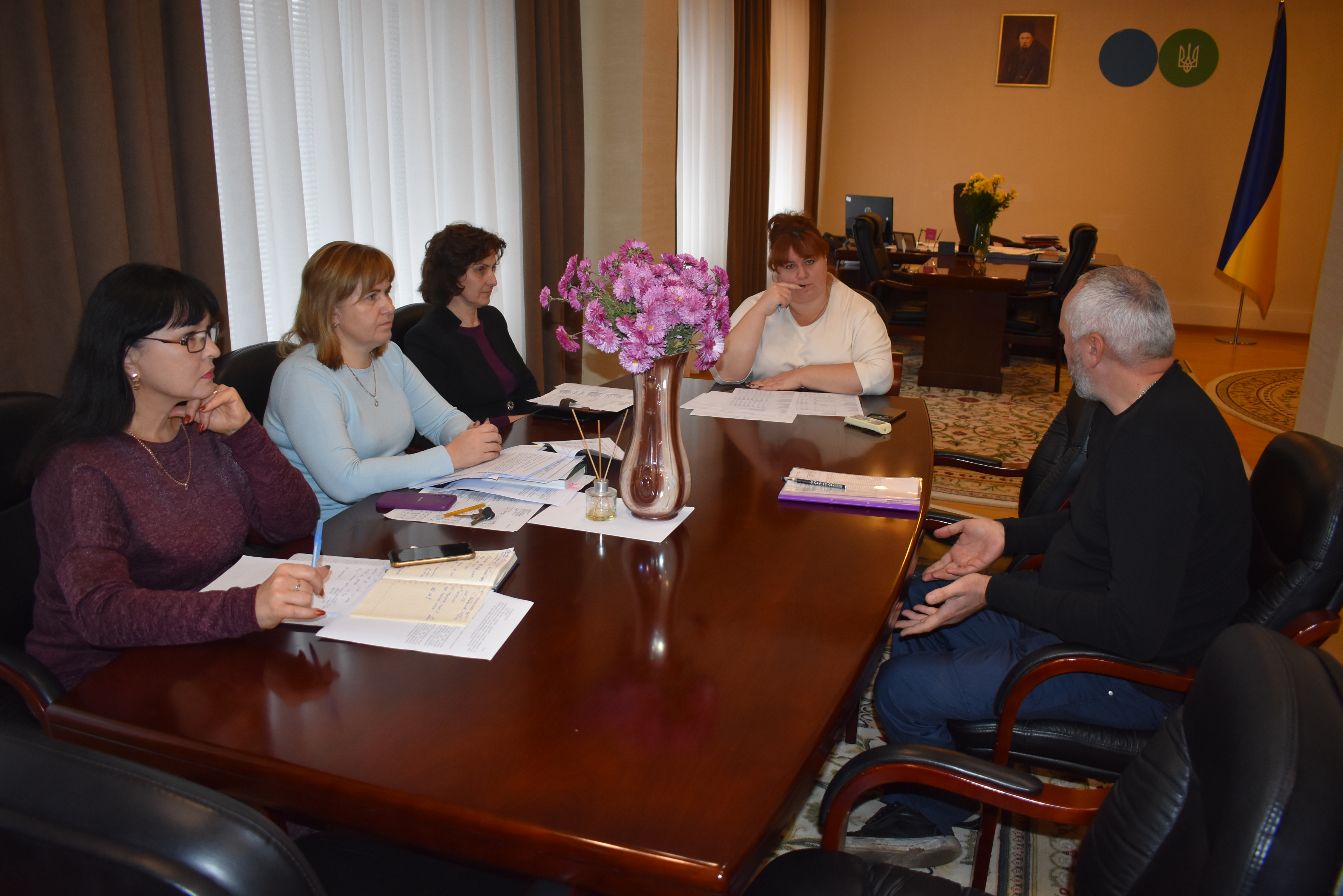 Зустріч в. о. начальника Головного управління ДПС у Чернігівській області Тетяни Рубан з представниками бізнесу щодо зупинки реєстрації податкових накладних, подання Таблиці даних платника податків. Фото № 2/1