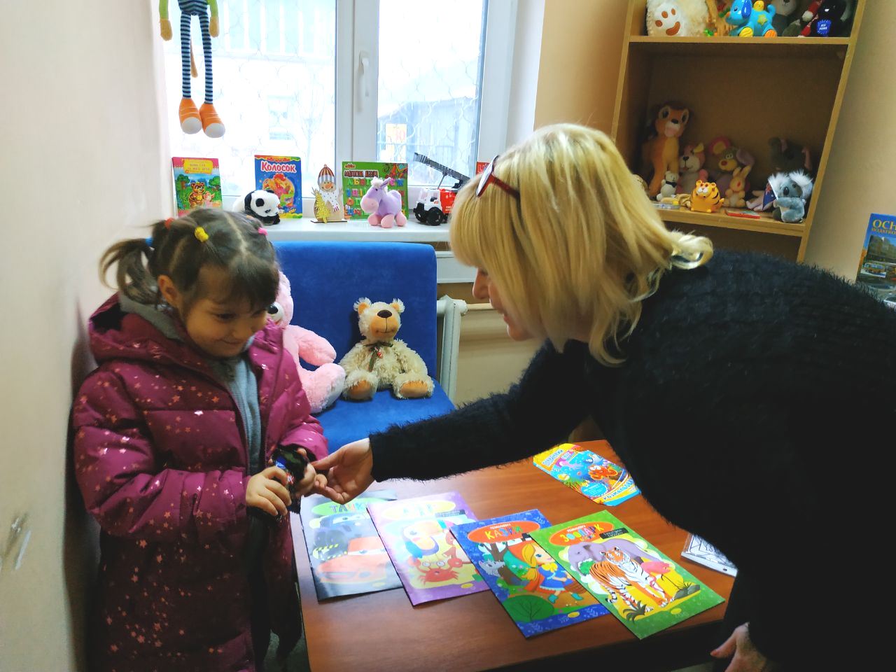 Напередодні  Дня Святого Миколая податківці Чернігівщини привітали дітей . Фото № 11/10