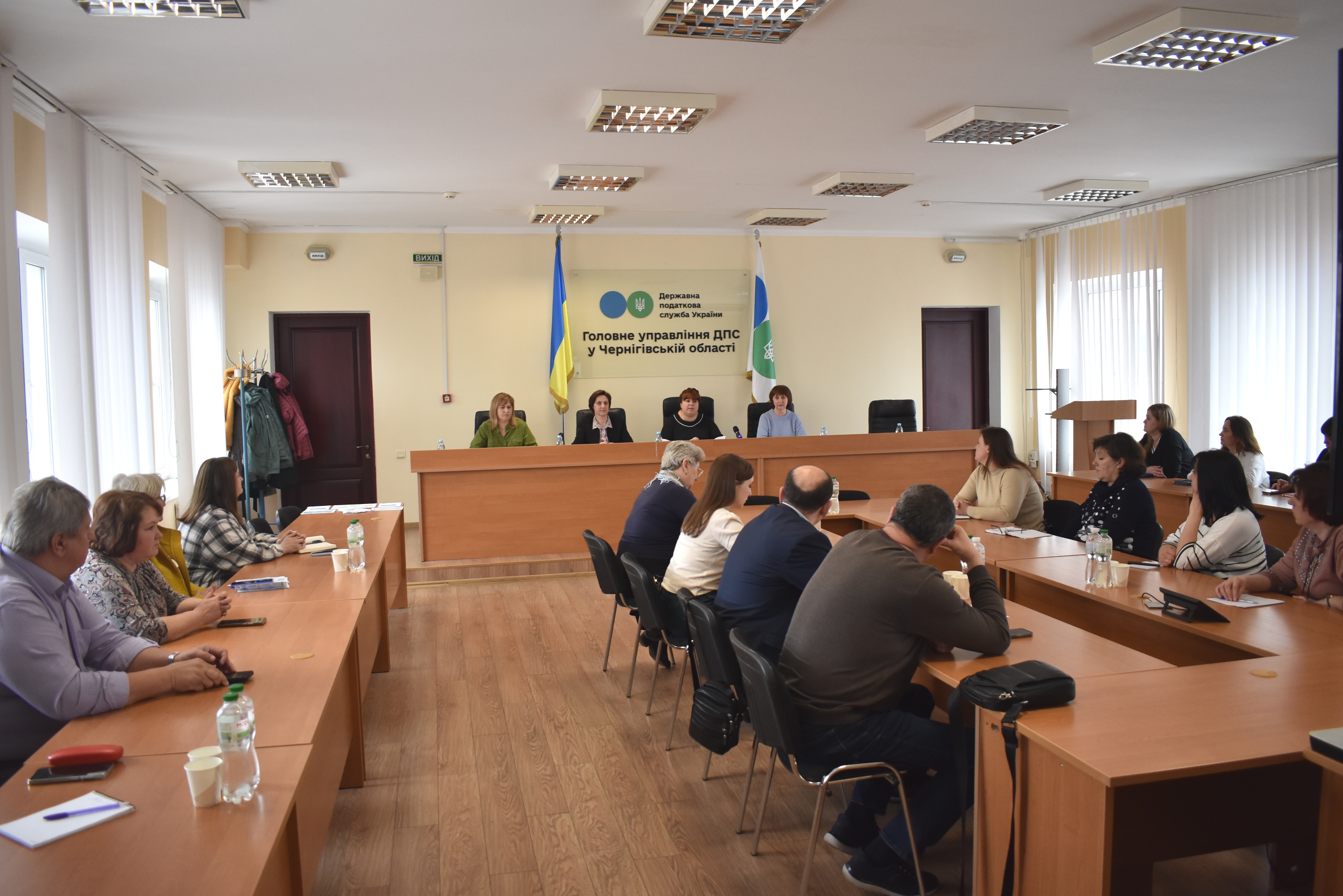 Чернігівські податківці провели зустріч з аграріями з питань  подання таблиць даних платника ПДВ . Фото № 4/3