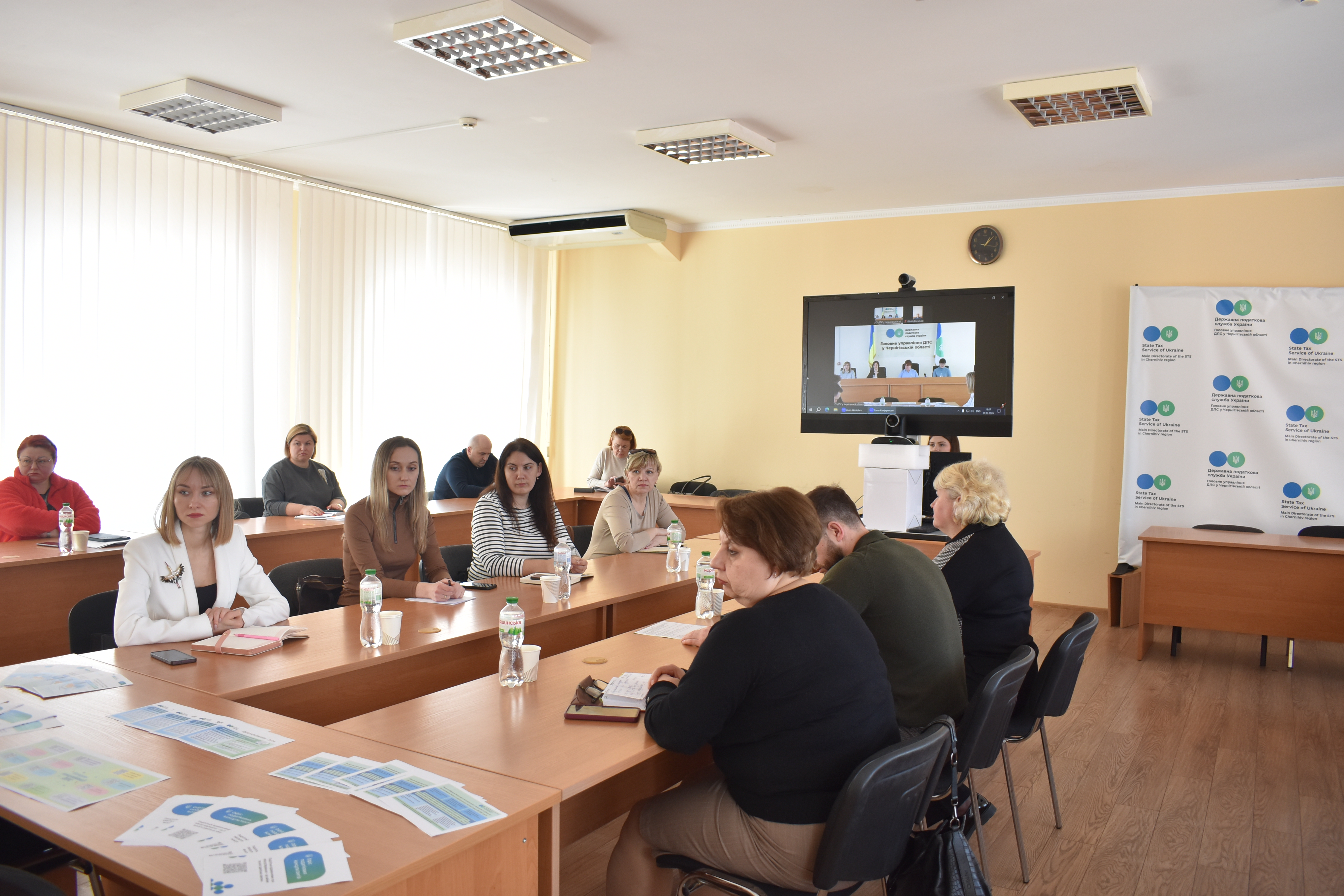 На Чернігівщині триває системна робота з бізнесом: у фокусі уваги подання таблиць даних платника ПДВ . Фото № 1/0