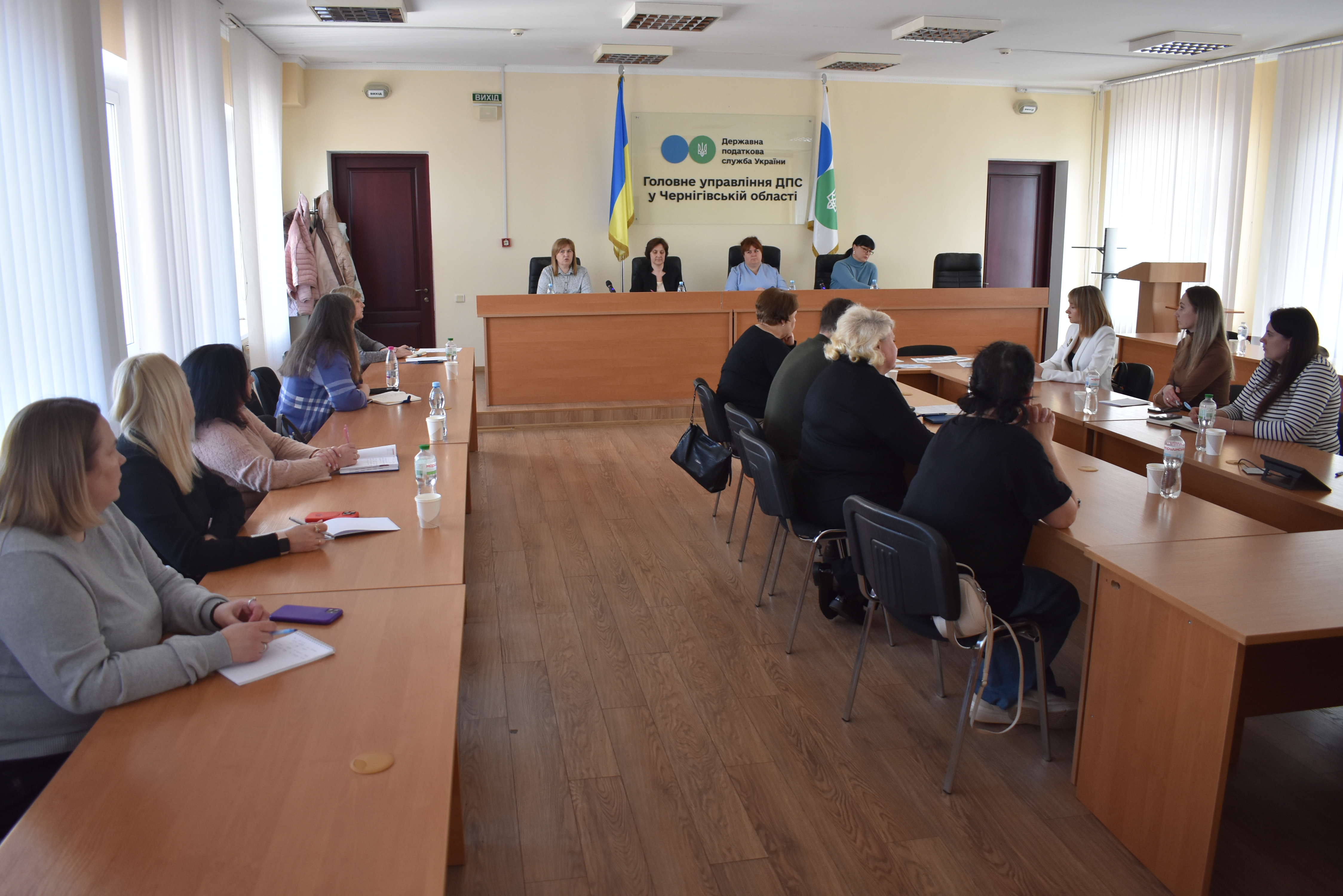 На Чернігівщині триває системна робота з бізнесом: у фокусі уваги подання таблиць даних платника ПДВ . Фото № 3/2