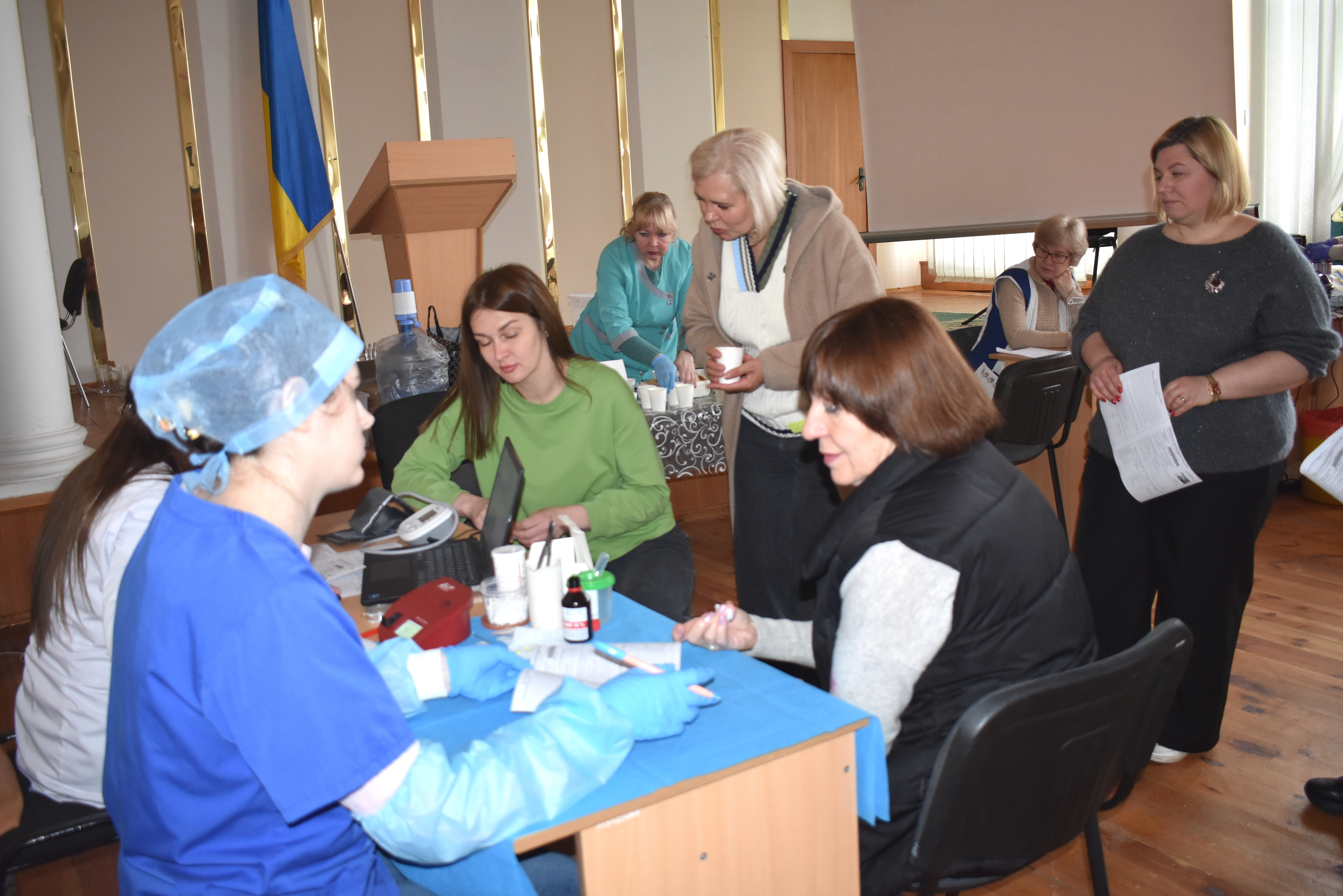 День корпоративного донорства провели у Головному управлінні ДПС  у Чернігівській області. Фото № 1/0