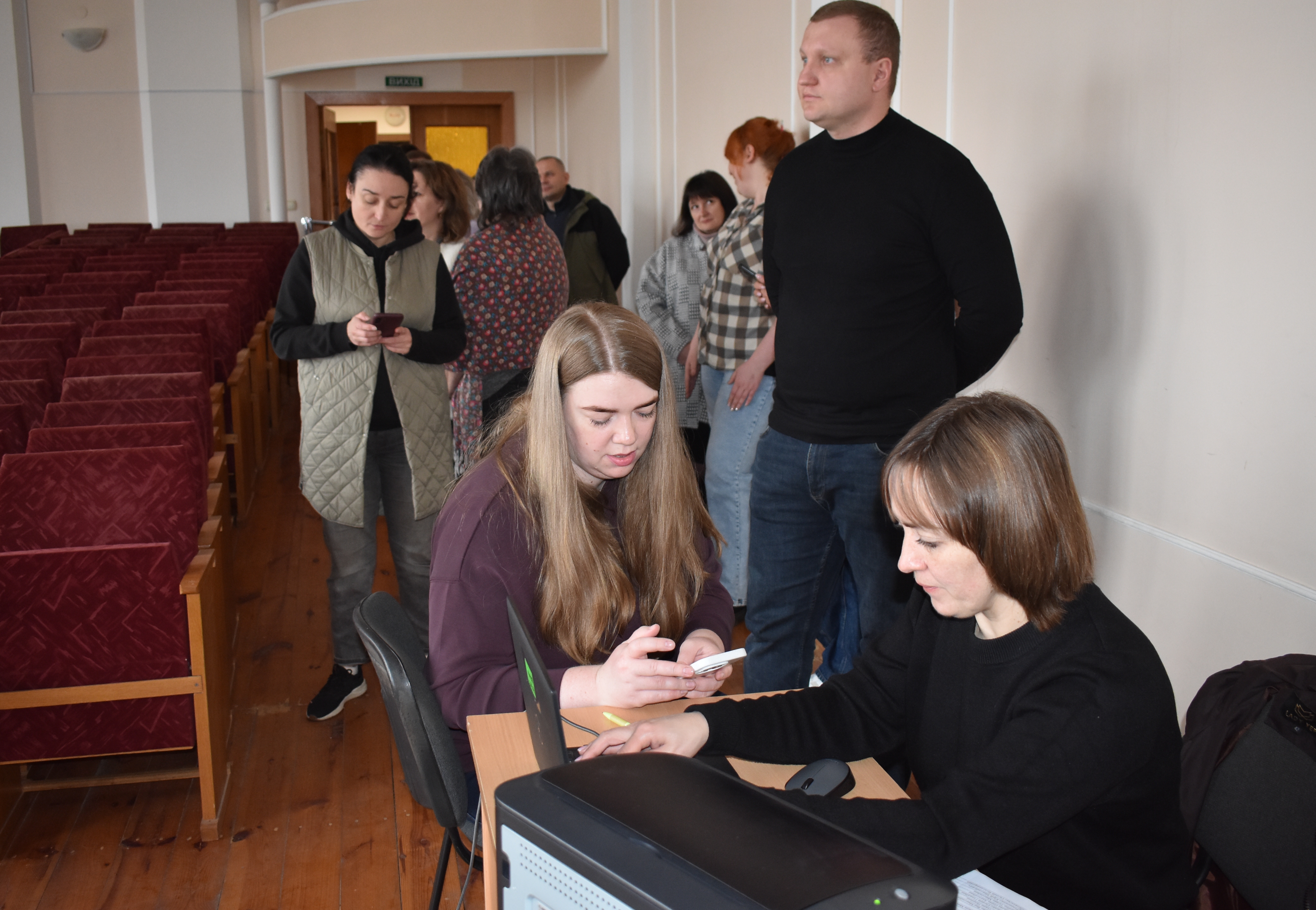 День корпоративного донорства провели у Головному управлінні ДПС  у Чернігівській області. Фото № 2/1