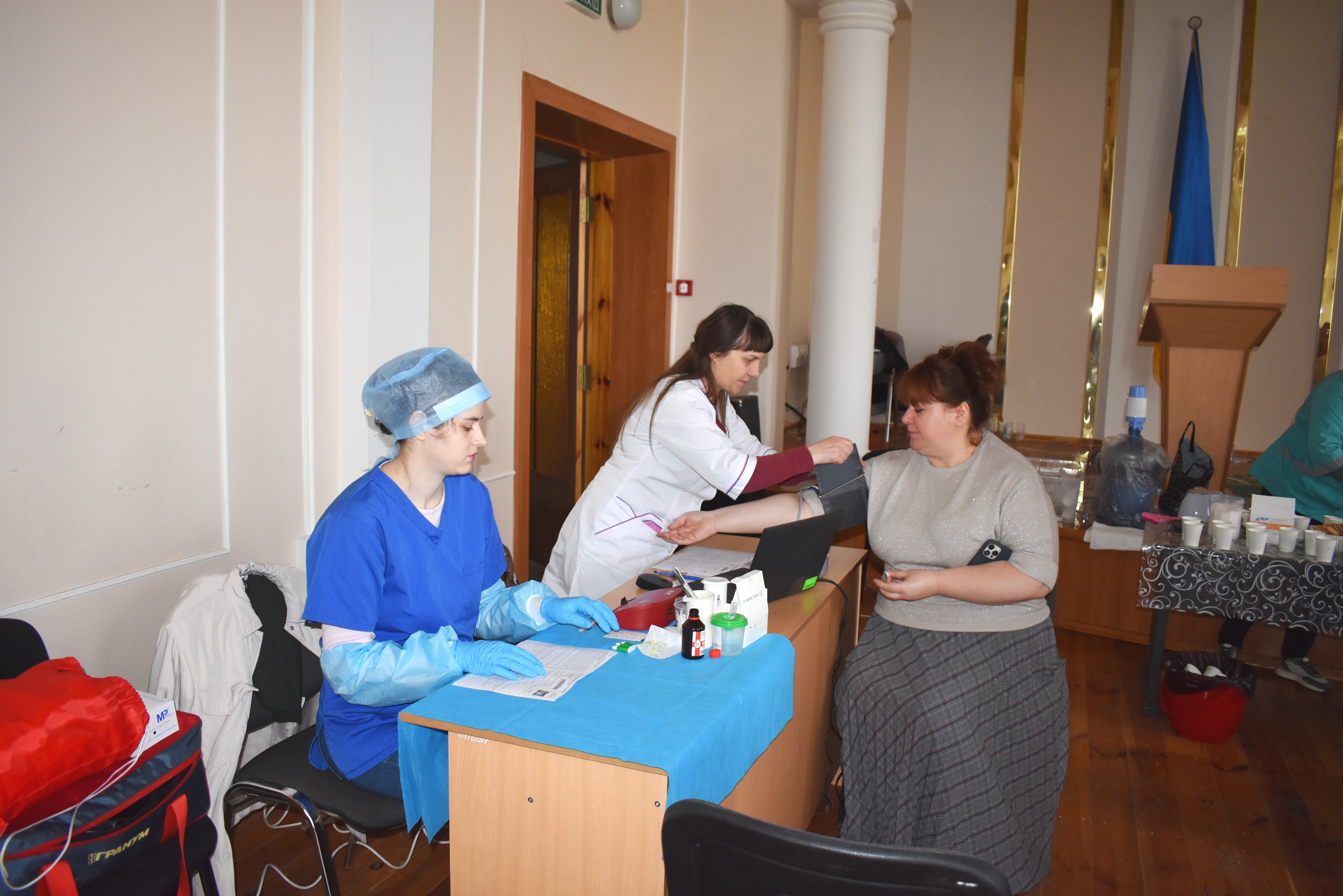 День корпоративного донорства провели у Головному управлінні ДПС  у Чернігівській області. Фото № 3/2