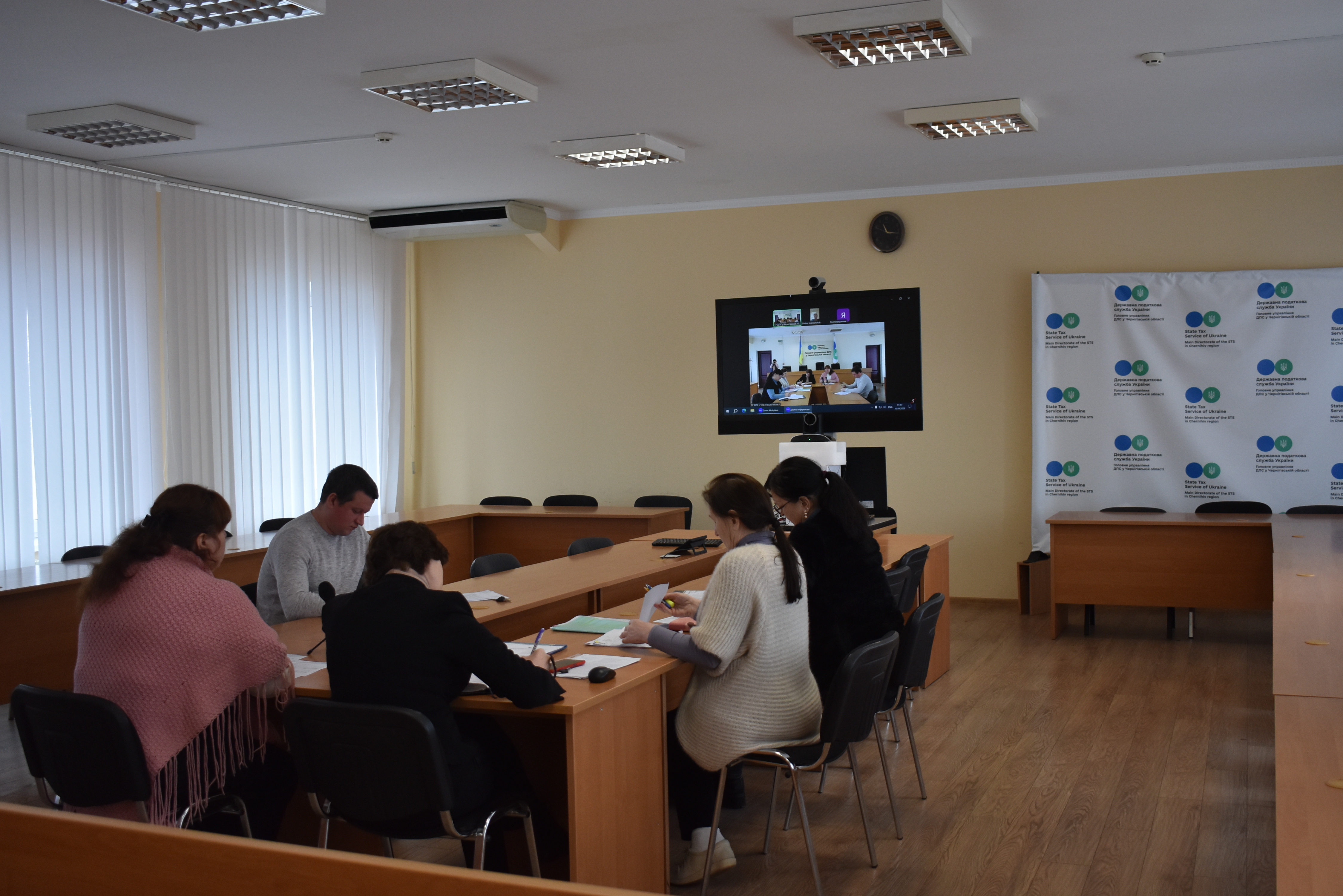 Проводимо онлайн зустрічі з представниками бізнес-спільноти Чернігівщини та громадськості щодо актуальних питань оподаткування . Фото № 4/3