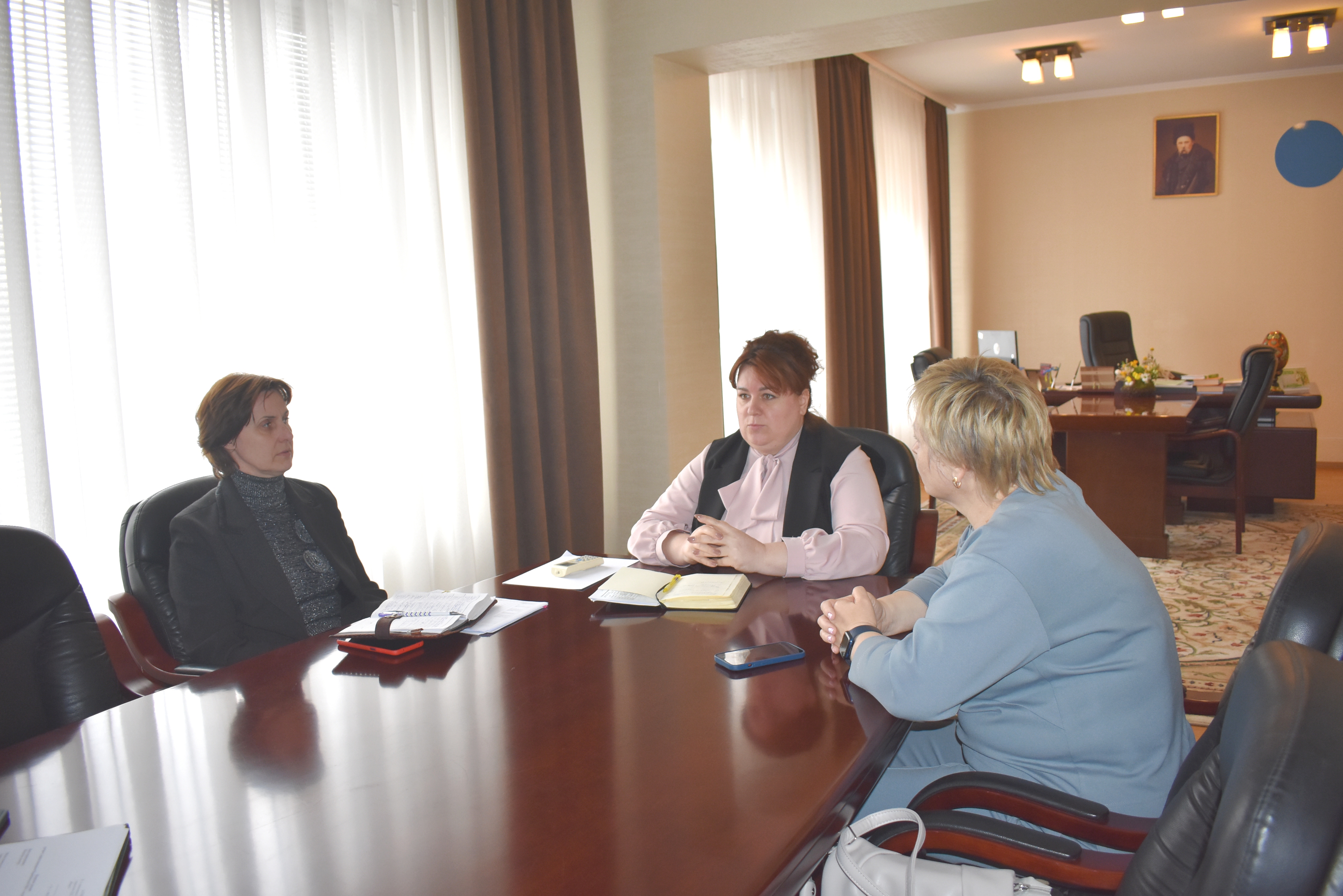 Відбулась робоча зустріч керівництва податкової з начальником відділу з питань ветеранської політики Чернігівської ОВА. Фото № 3/2