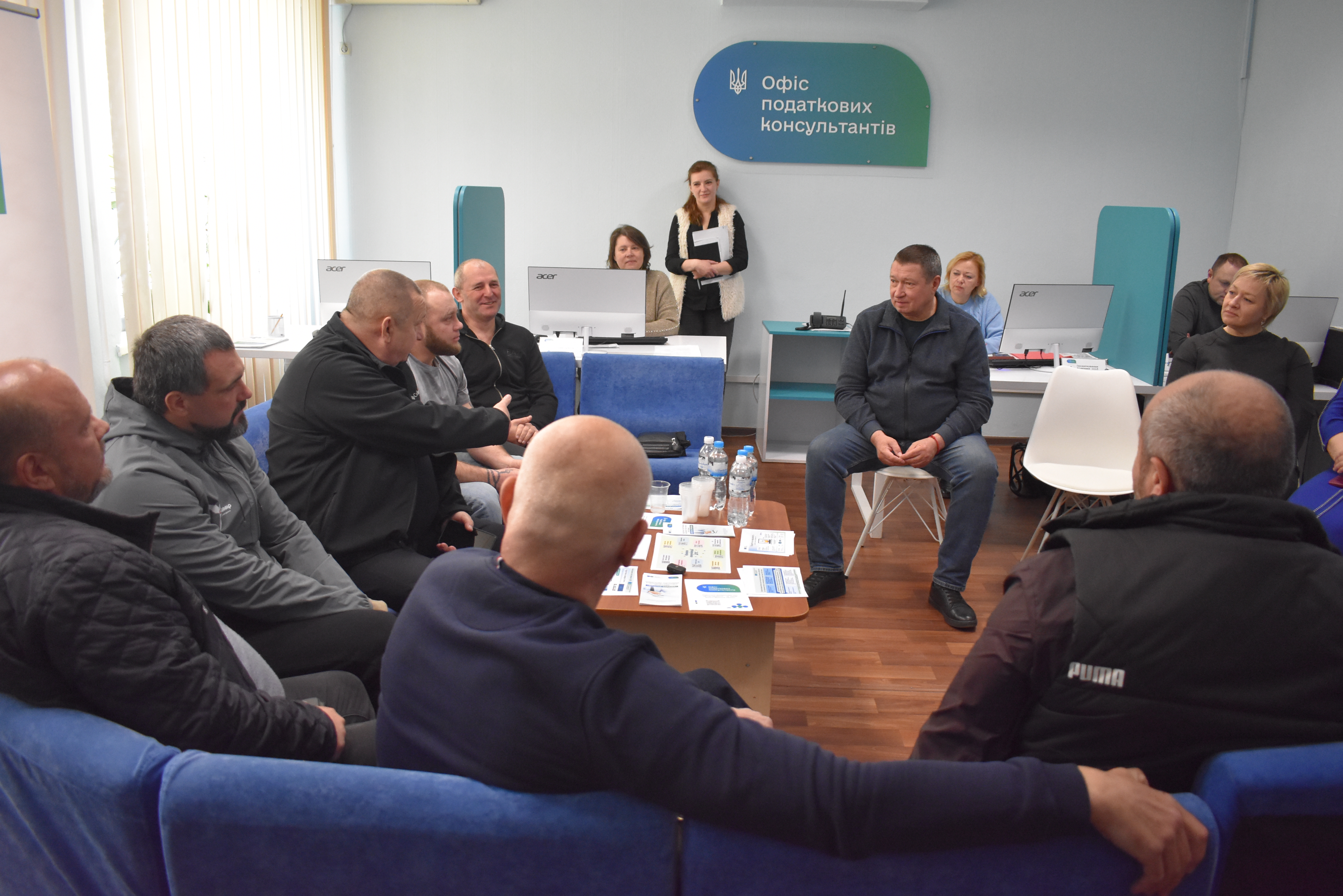 У Головному управлінні ДПС у Чернігівській області ветеранській спільноті презентували сервіс податкового супроводу . Фото № 5/4