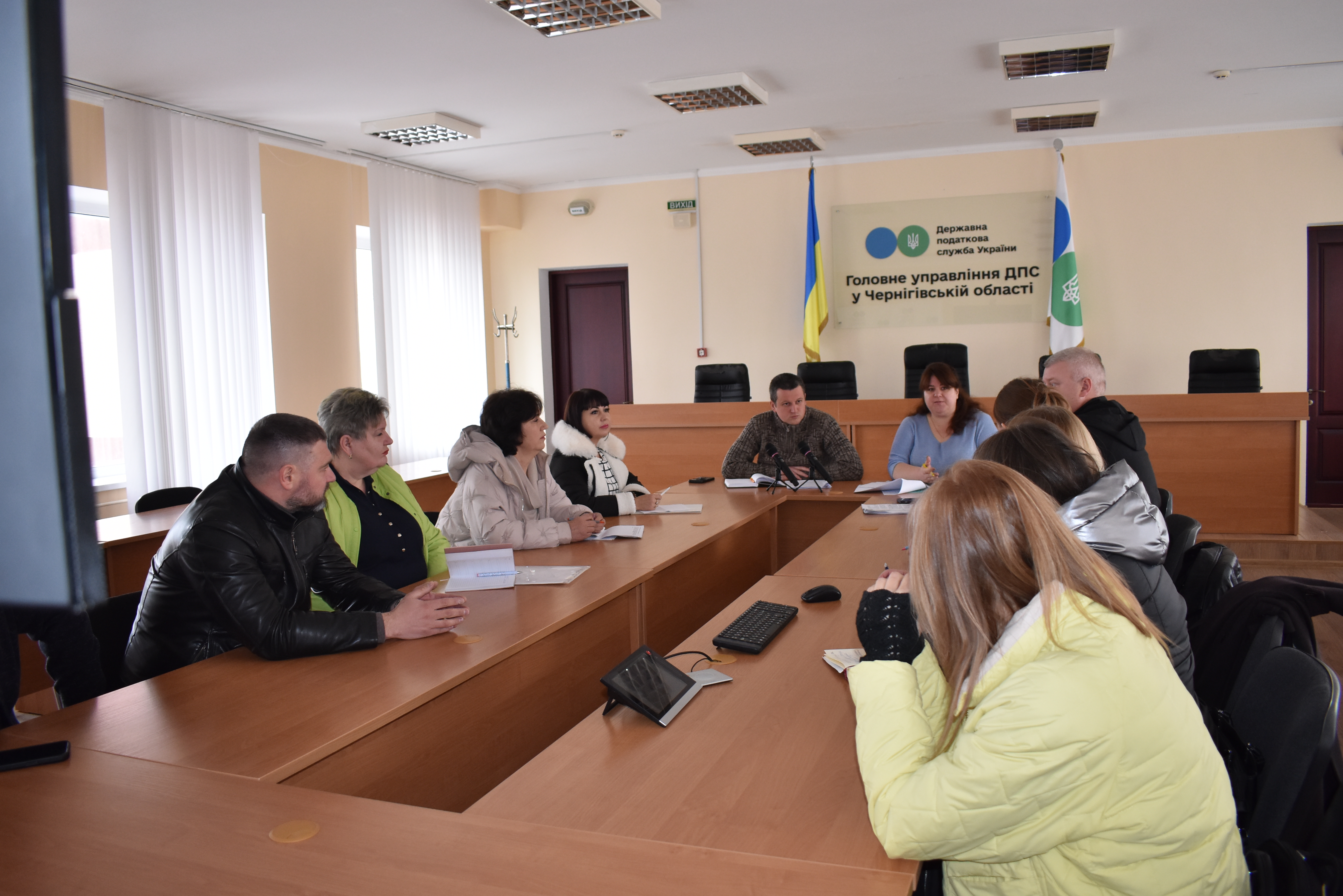 Відбулась зустріч щодо використання автоматизованої системи обліку оплати проїзду (валідаторів) та фіскалізації розрахунків при наданні послуг з перевезення пасажирів. Фото № 2/1