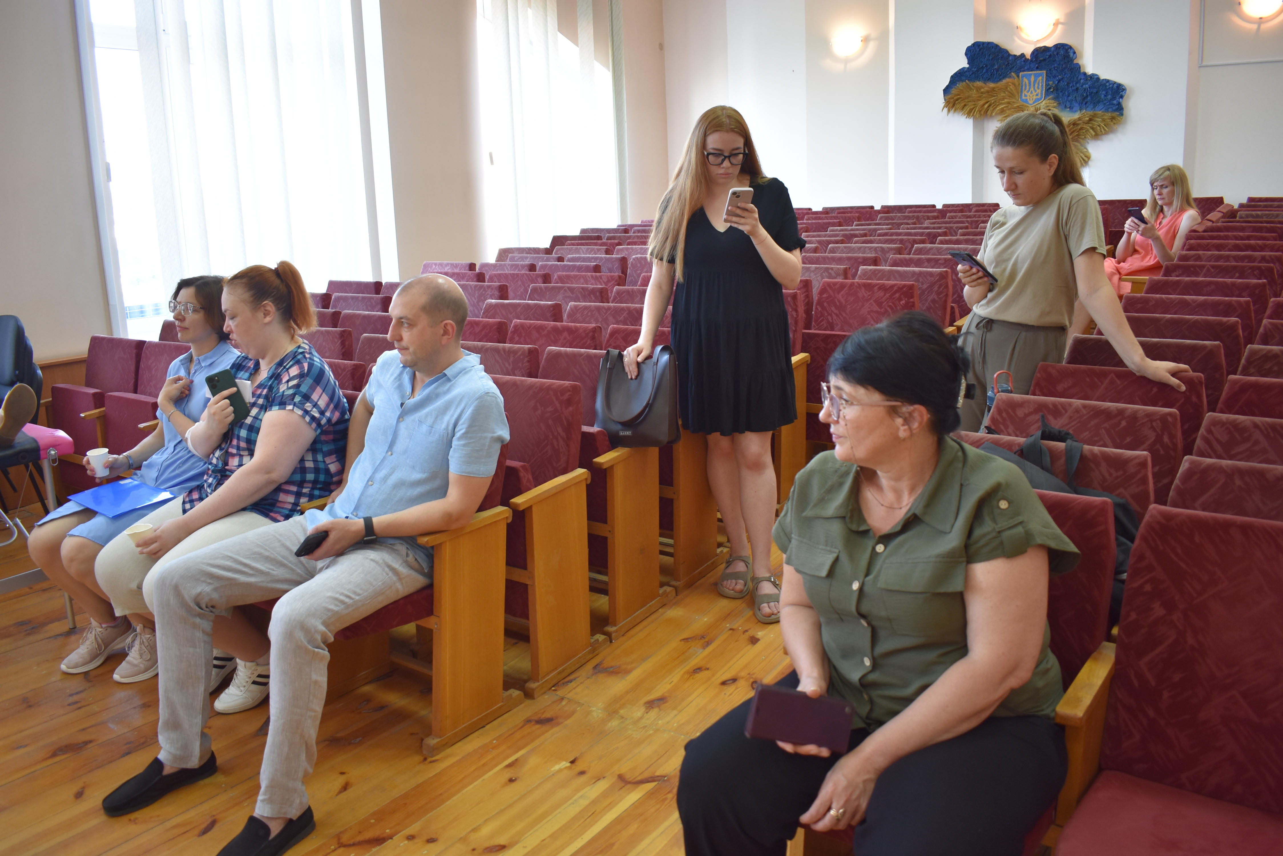 Крапля крові рятує життя: у переддень професійного свята податківці Чернігівщини долучились до донорства . Фото № 15/14
