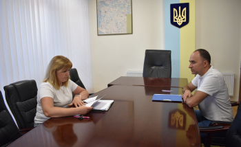 "Щодо зупинки реєстрації податкових накладних" - тема зустрічі начальника управління з питань виявлення та опрацювання податкових ризиків Валентини Лось з представником бізнесу