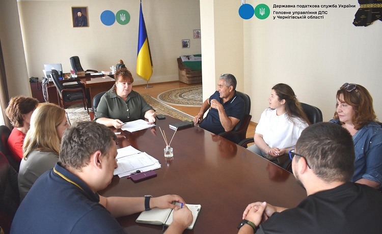 Під час зустрічі обговорили питання реєстрації податкових накладних . Фото № 1/0