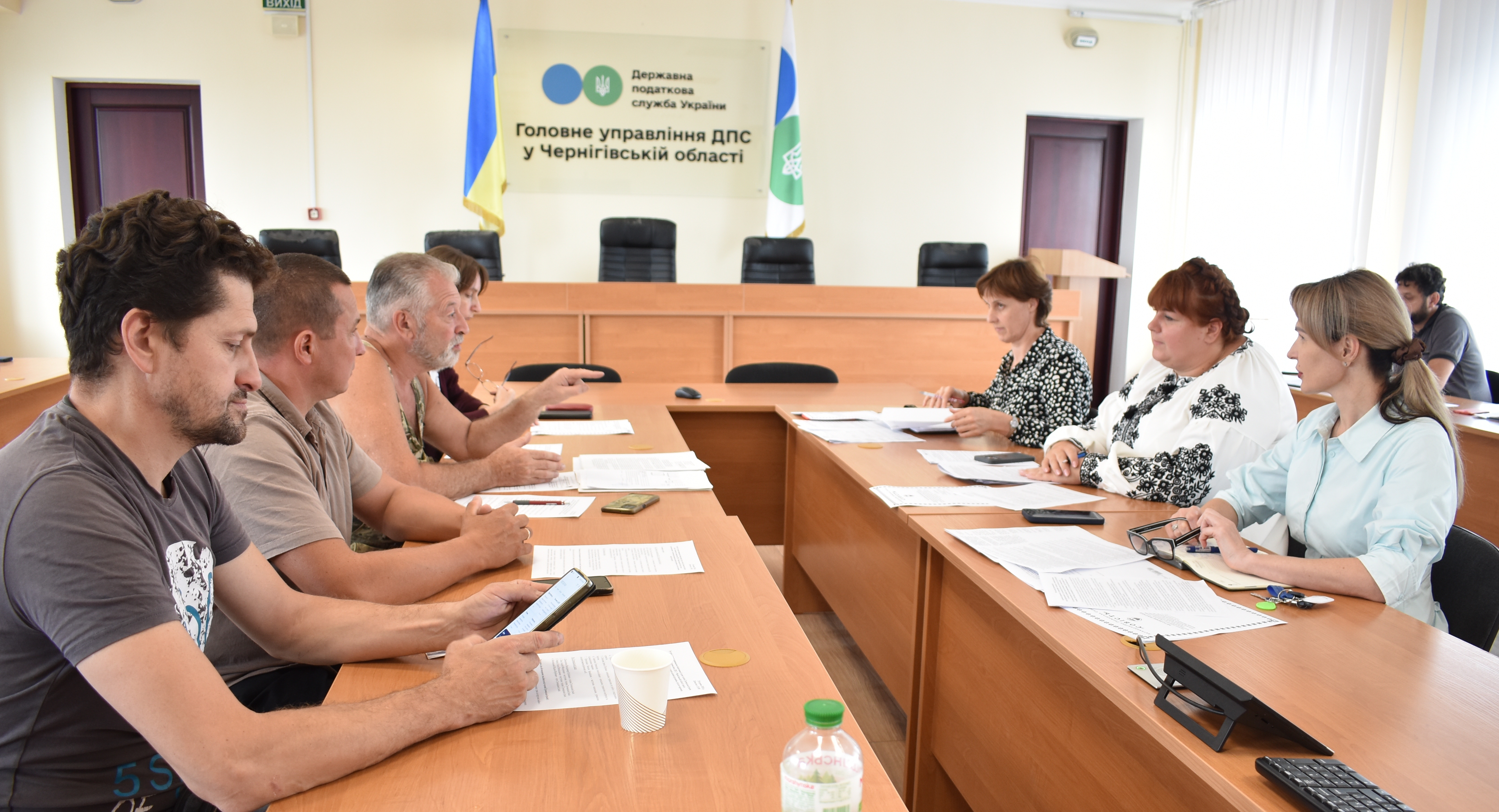 Чернігівські податківці та представники громадськості обговорили питання щодо вдосконалення процесів оподаткування. Фото № 6/5