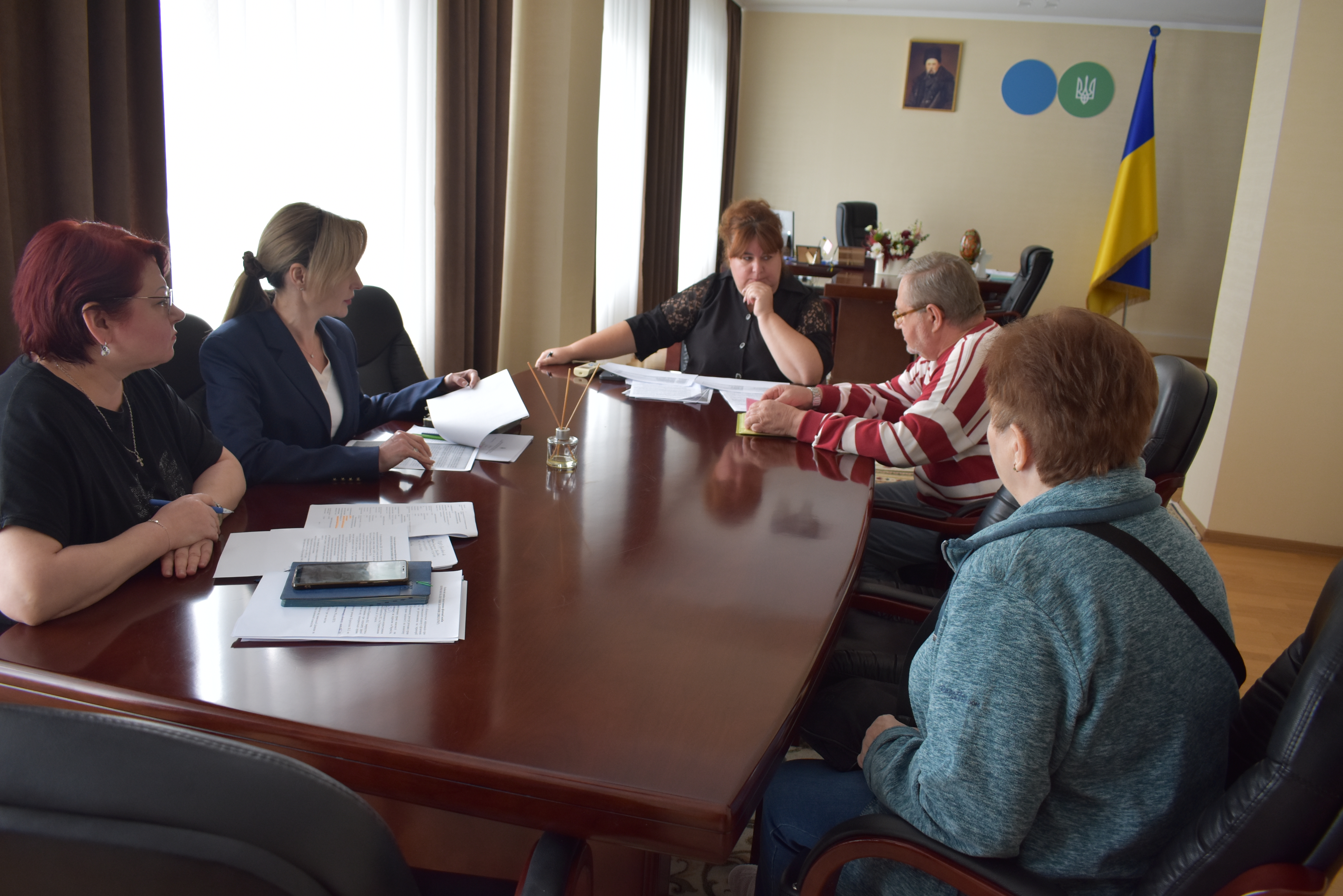 У Головному управлінні ДПС у Чернігівській області  під час зустрічі обговорили питання по земельному податку. Фото № 1/0