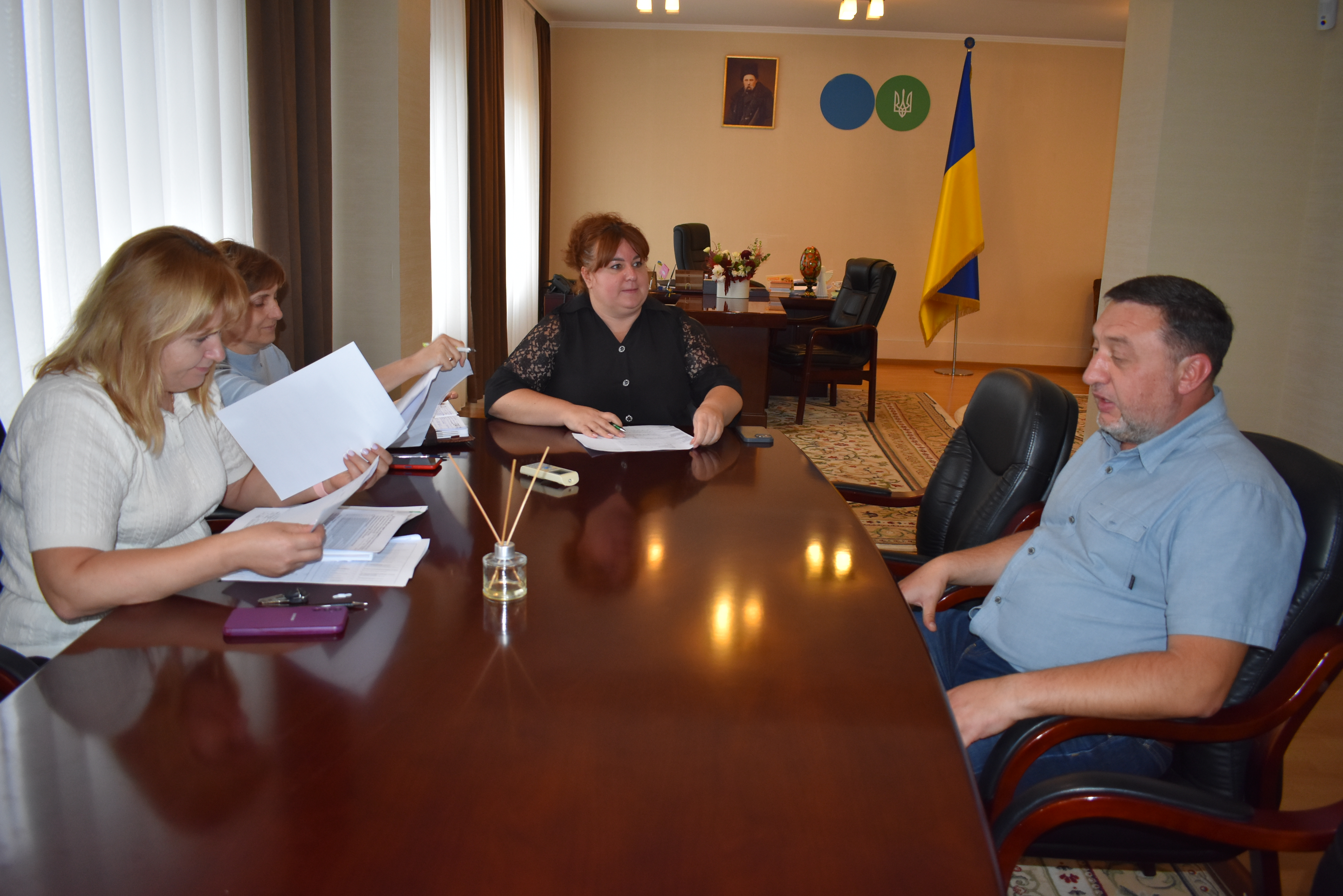 Упередження ризиків у господарській діяльності розглянуто під час зустрічі очільника податкової служби області з представником бізнесу. Фото № 2/1