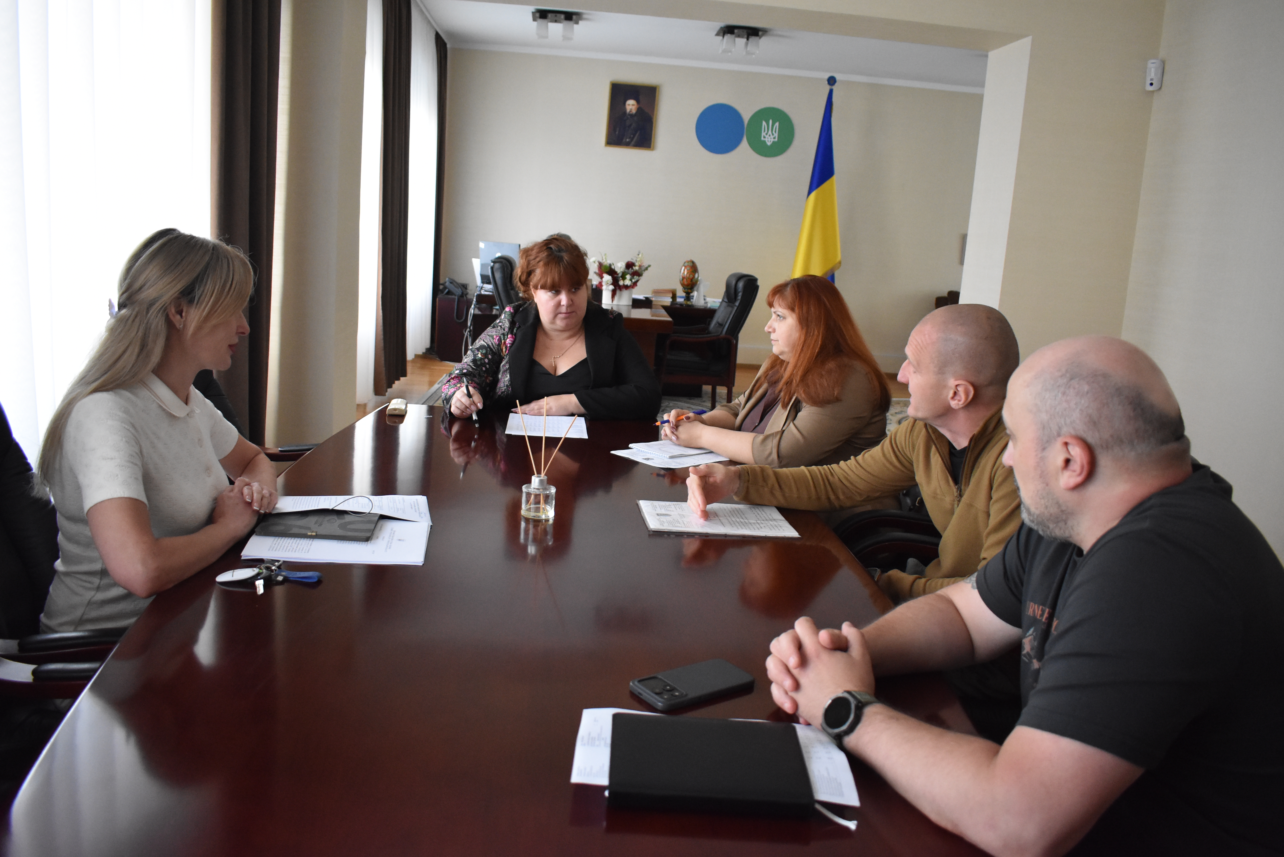 На зустрічі з платником податків обговорили питання відтермінування податкових платежів. Фото № 2/1